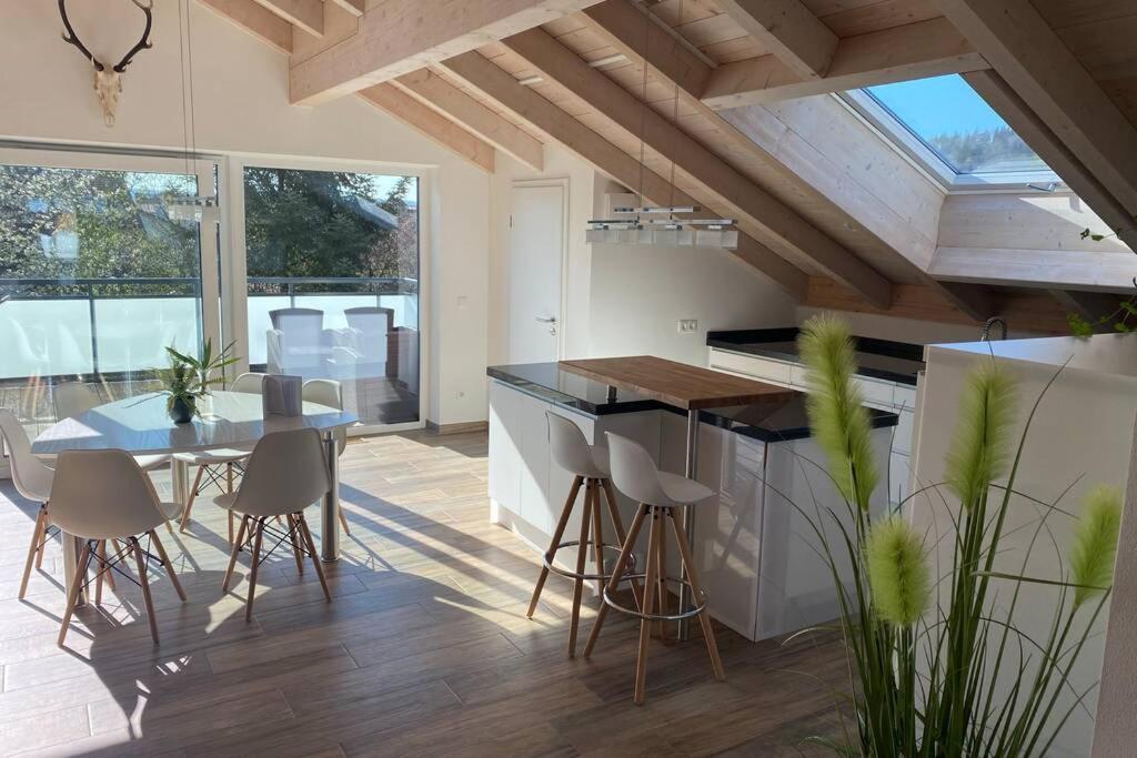 Lichtdurchflutete Wohnung Mit Grosser Dachterrasse Bruckmühl Eksteriør billede